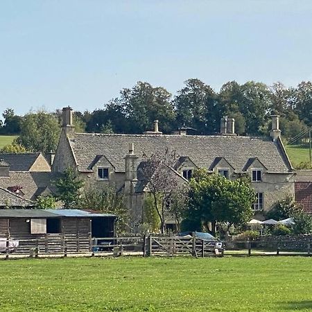 The Old Manor Coach House Daire Cirencester Dış mekan fotoğraf