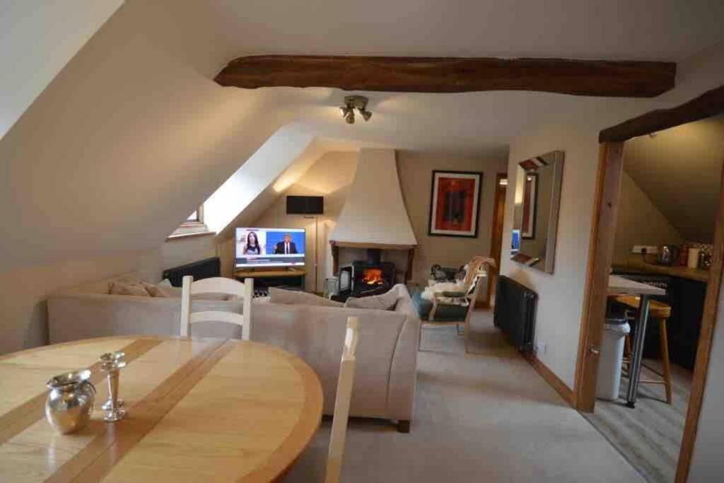 The Old Manor Coach House Daire Cirencester Dış mekan fotoğraf