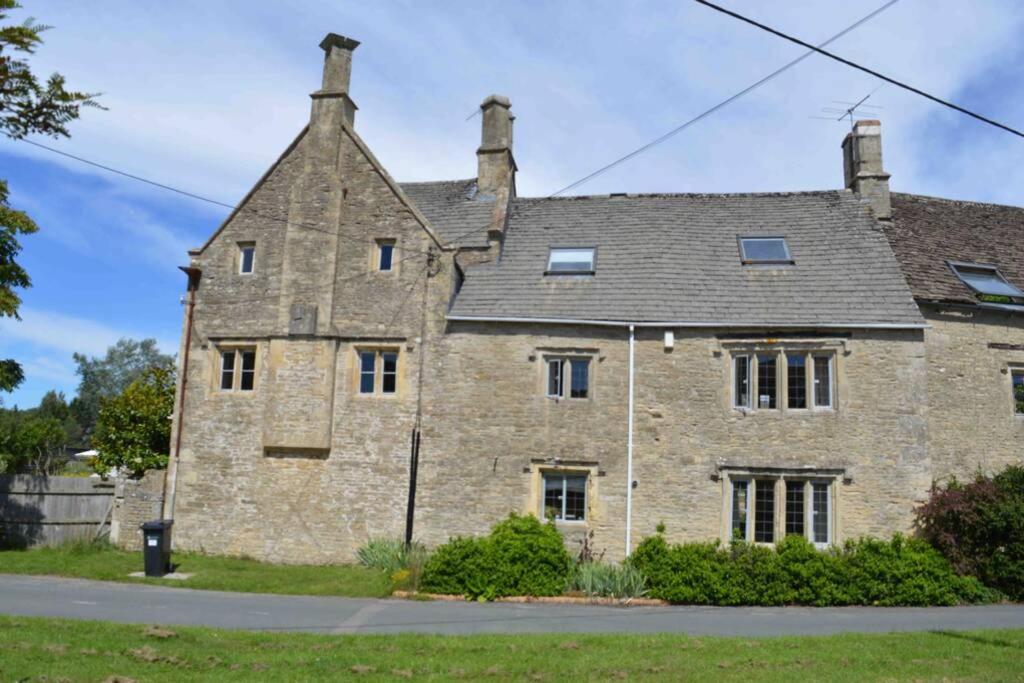 The Old Manor Coach House Daire Cirencester Dış mekan fotoğraf