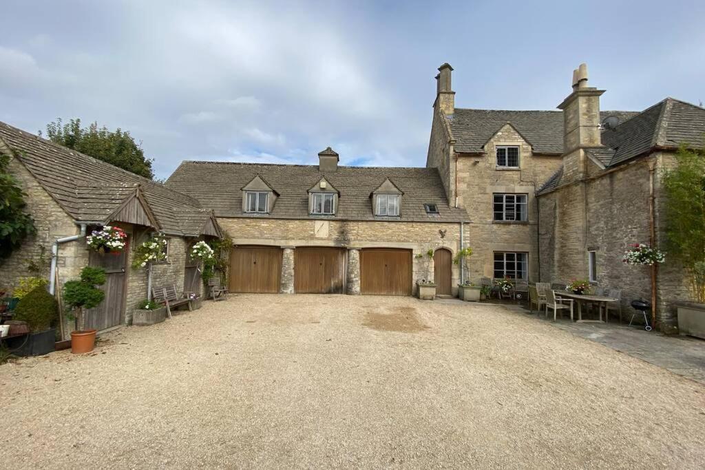 The Old Manor Coach House Daire Cirencester Dış mekan fotoğraf