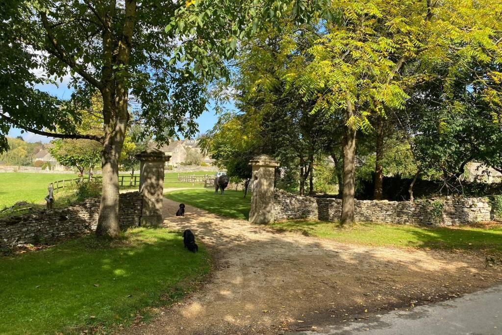 The Old Manor Coach House Daire Cirencester Dış mekan fotoğraf